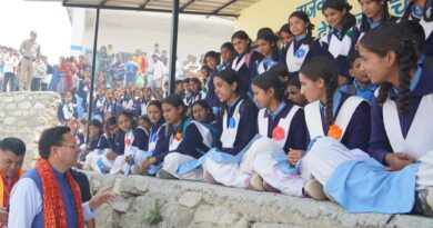 मुख्यमंत्री पुष्कर सिंह धामी ने देवीधुरा में छात्र-छात्राओं से किया संवाद, उज्ज्वल भविष्य की दी शुभकामनाएं