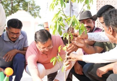 “एक पेड़ मां के नाम” अभियान के तहत पौधरोपण एवं स्वच्छता का संदेश