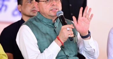 मुख्यमंत्री की उपस्थिति में आयोजित ‘‘सेवा सुशासन एवं समर्पण’’ जन-संवाद शिविर में 7,472 लोगों ने किया प्रतिभाग 4,632 लाभार्थी हुए लाभान्वित 1,737 आवेदनों का मौके पर किया गया निस्तारण’