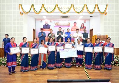 मुख्यमंत्री ने तीलू रौतेली एवं आंगनबाड़ी कार्यकत्री पुरस्कार से मातृशक्ति को किया सम्मानित
