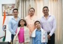 मुख्यमंत्री से अफ्रीका की सबसे ऊंची चोटी माउंट किलिमंजारो का सफल आरोहण करने वाले उत्तराखंड के नन्हे पर्वतारोही मास्टर रियांश पंत और प्रिशा रावत ने की भेंट