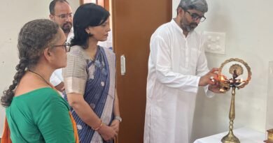 मोबाइल को छोड़ अपने लिए भी समय निकालें युवा 