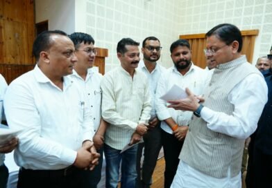 मुख्यमंत्री ने मुख्य सेवक सदन में प्रदेश के विभिन्न क्षेत्रों से आए लोगों की समस्याएं सुनीं
