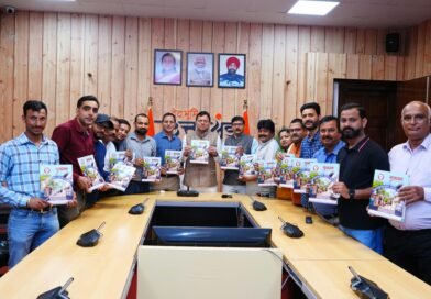 मुख्यमंत्री पुष्कर सिंह धामी ने उत्तराखंड प्रेस क्लब की स्मारिका ‘गुलदस्ता’ का किया विमोचन