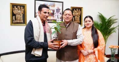 मुख्यमंत्री से प्रसिद्ध फिल्म अभिनेता अक्षय कुमार ने की शिष्टाचार भेंट